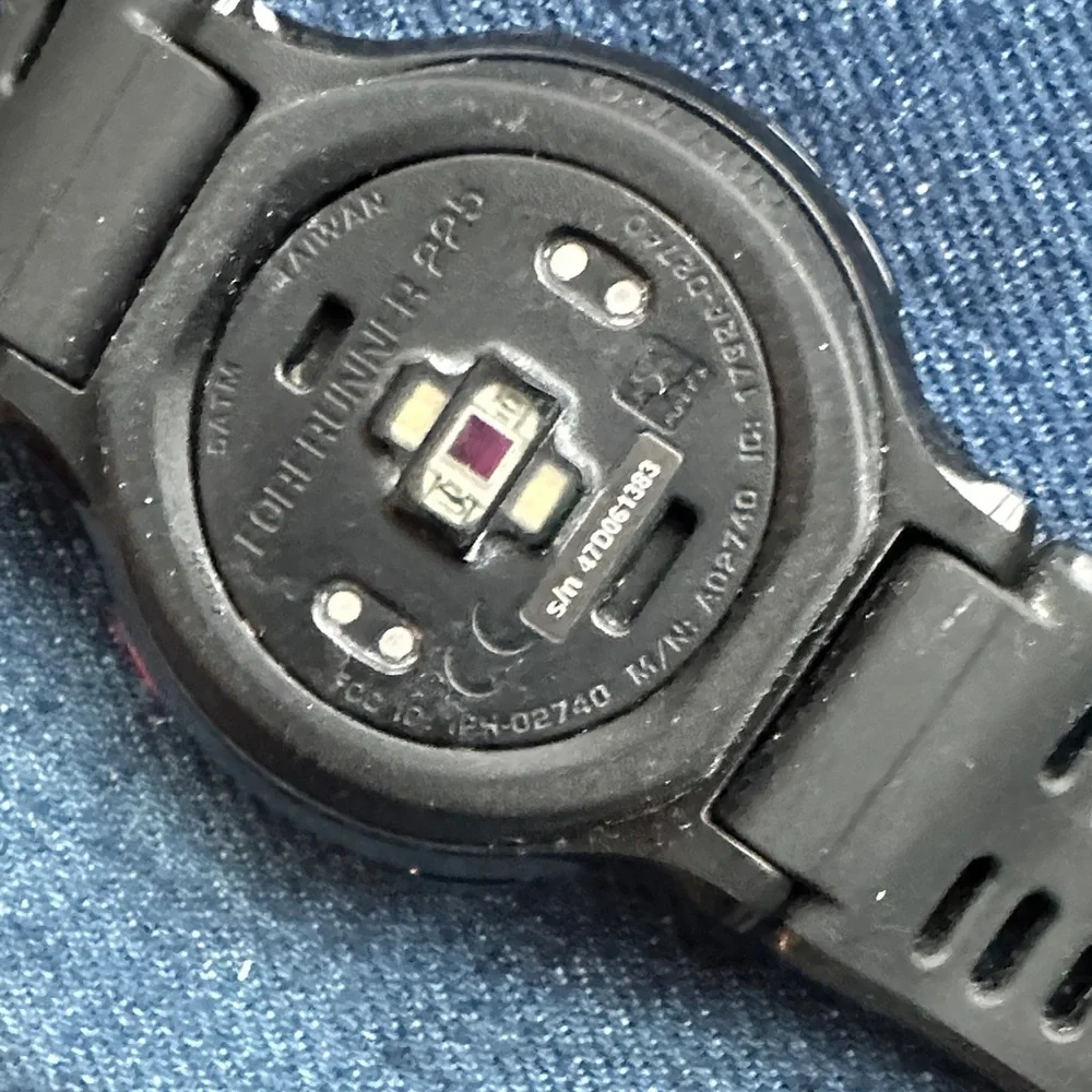 Garmin Forerunner 225 Black Smartwatch with Red Accents - Picture 5 of 6